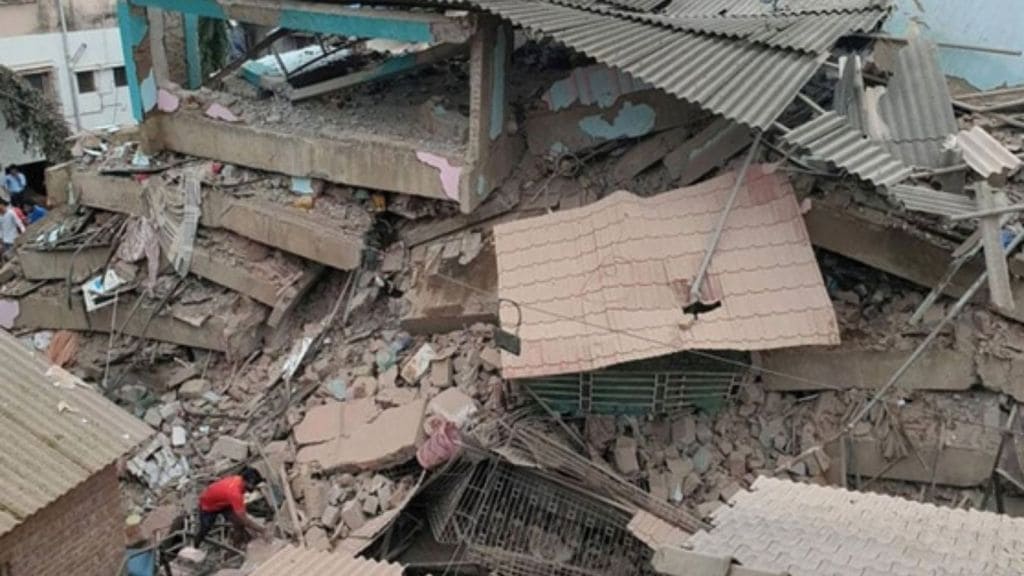 A 3-story building collapses in central Pakistan, killing 9 people and ...