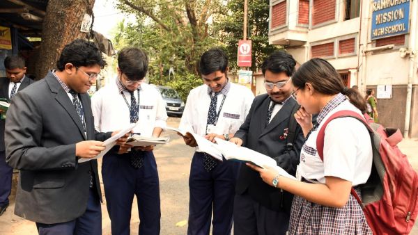RBSE students checking result