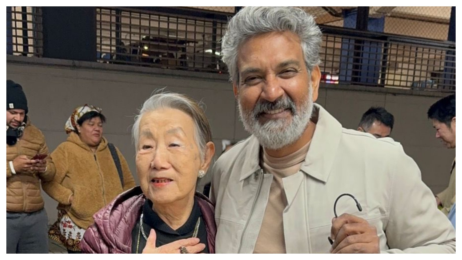 Women Rrr SS Rajamouli receives 1000 origami figures from an 83-year-old Japanese ...
