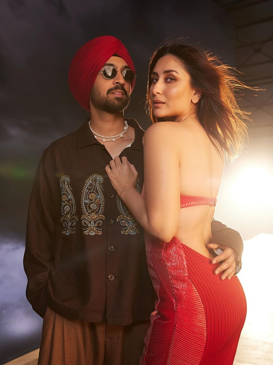 Diljit Dosanjh shares unseen pictures with Kareena Kapoor Khan from the  sets of Crew