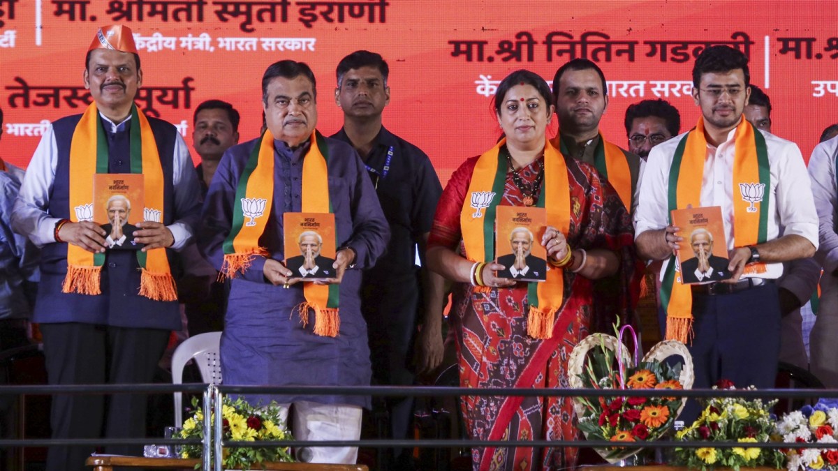 Irani calls on Rahul Gandhi for a ‘UPA rule vs Modi govt’ debate