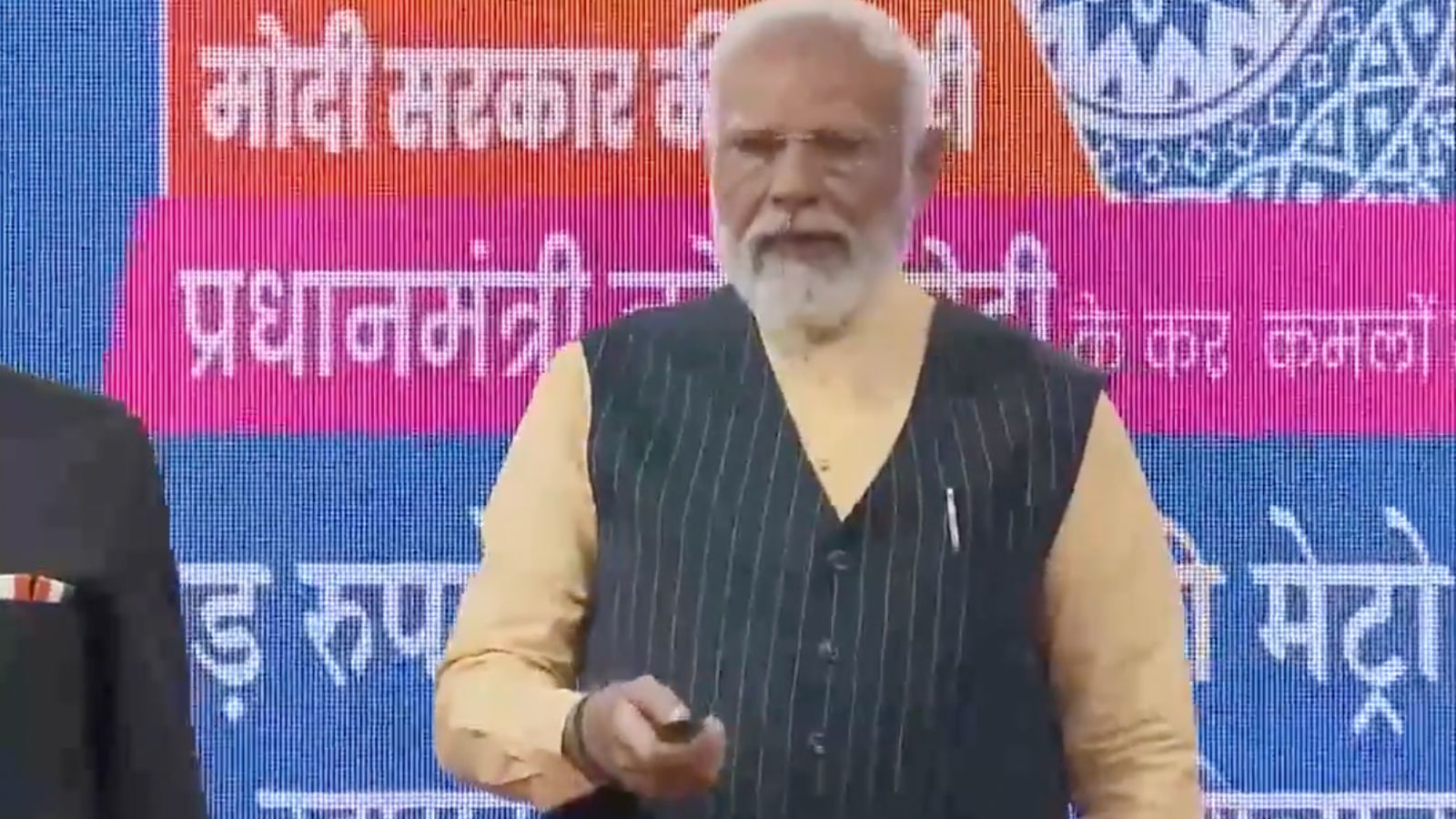 PM Modi flags off Rs 15,400 crore development projects in Kolkata 