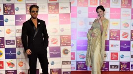 Shah Rukh Khan and Ankita Lokhande strike a post on Zee Cine Awards 2024 red carpet. (Photos: Varinder Chawla)