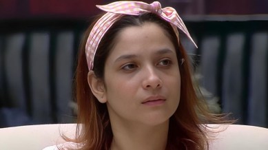 ankita lokhande local train