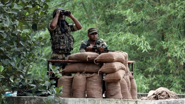 Maoist killed successful  encounter, jawan injured successful  IED blast, Chhattisgarh