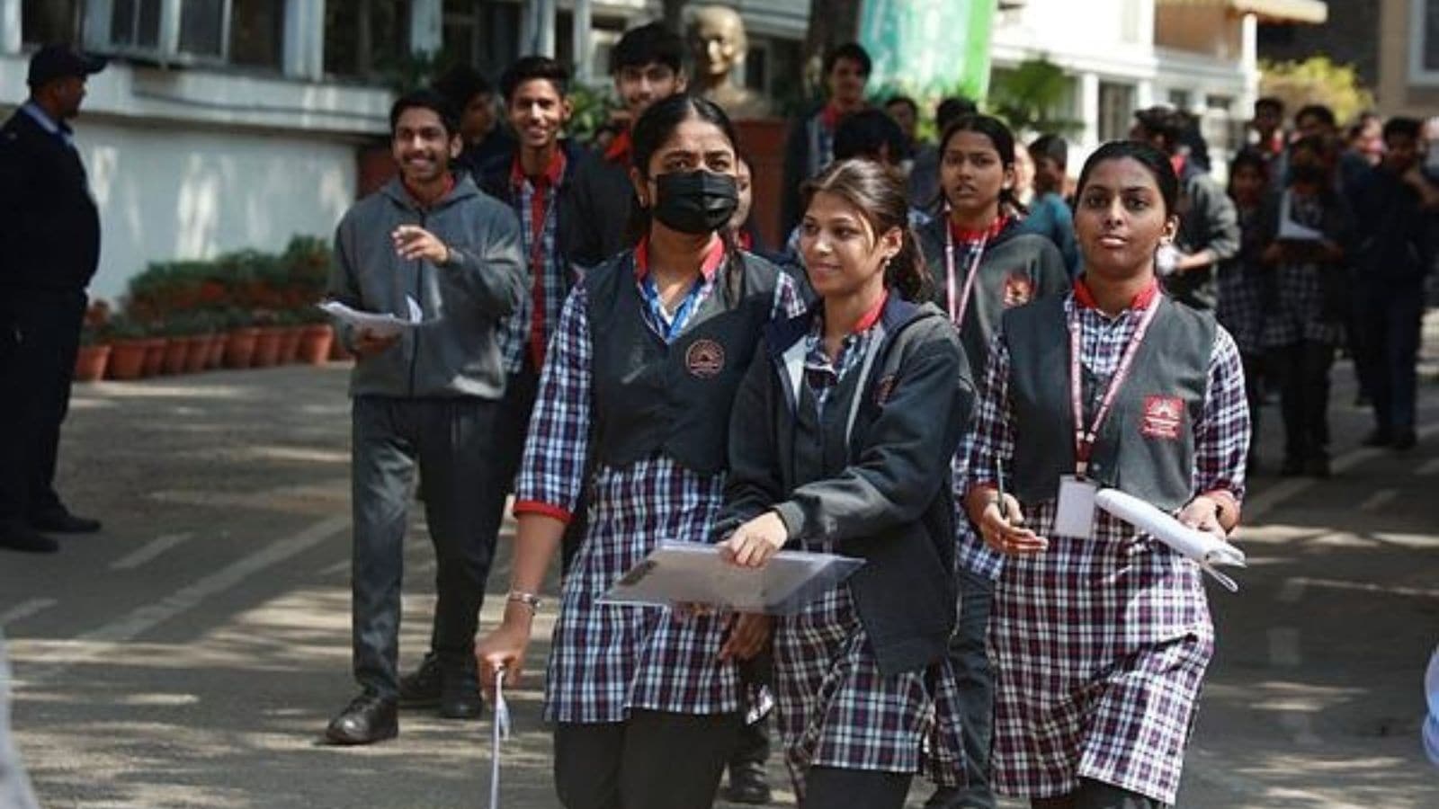 CBSE Class 10 Paper Analysis: CBSE held the maths paper today. Lets check exam analysis and feedback from students