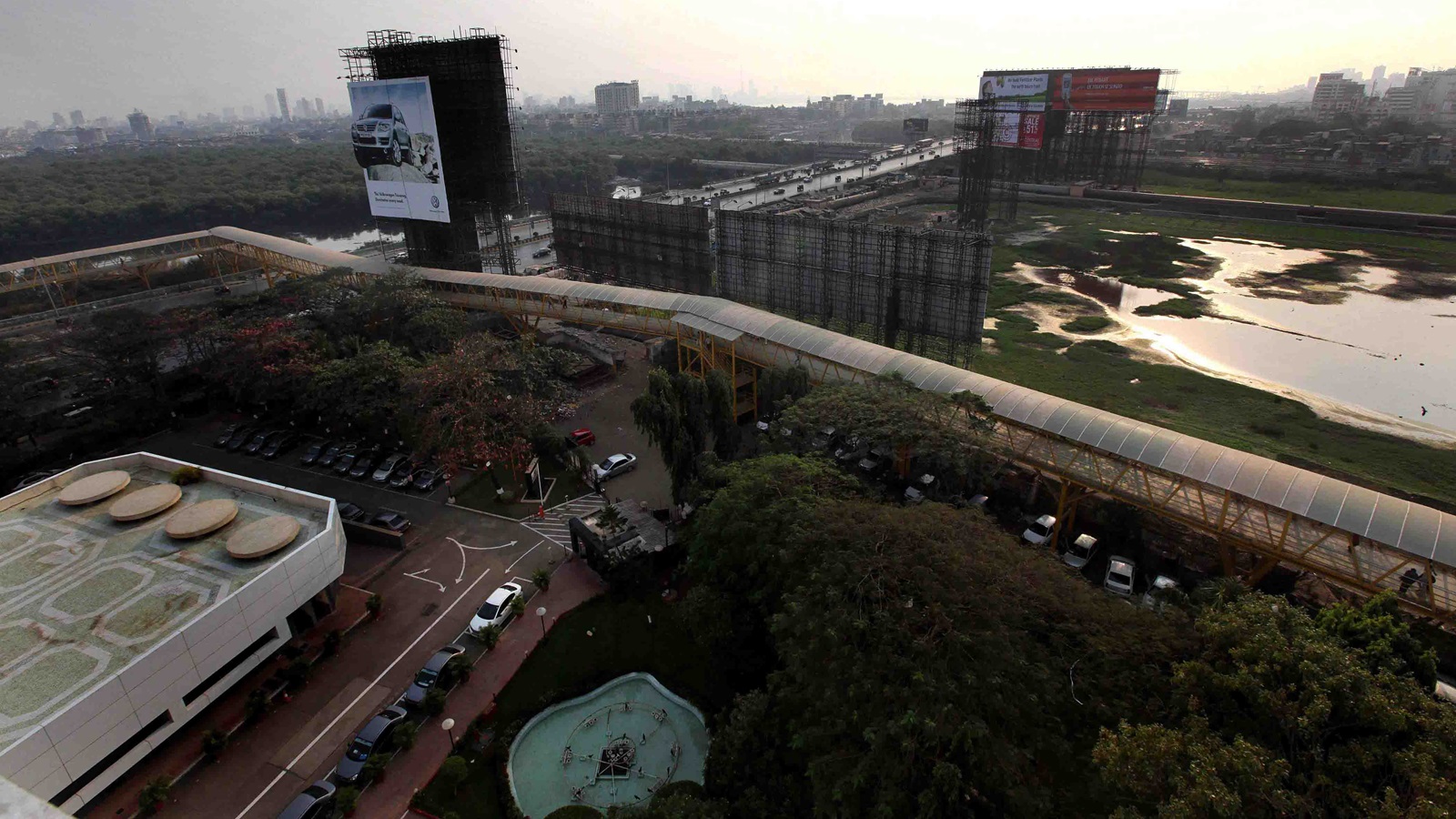 Bombay HC To Observe Progress In Reconstruction Of Bandra (E) Skywalk ...