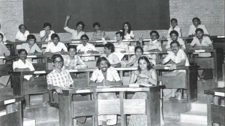Class in progress, 1982 at Indian Institute of Management Ahmedabad. (IIMA Archives)