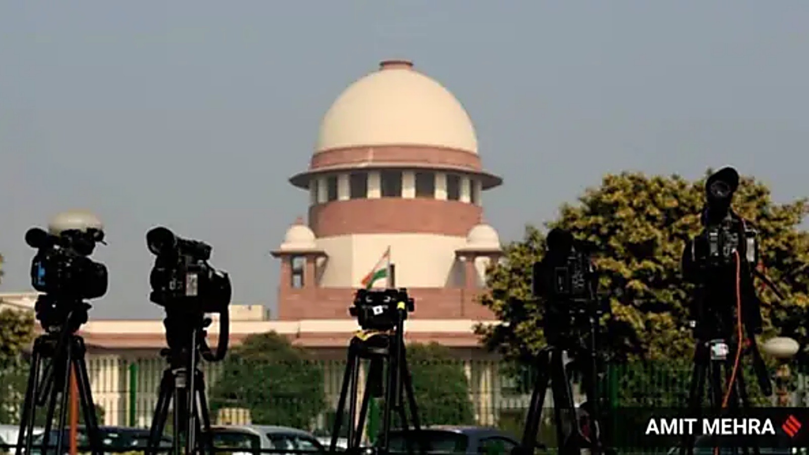 A bench headed by Chief Justice D Y Chandrachud took note of the submissions of senior advocate Abhishek Singhvi, appearing for the AAP government, that the plea needed an urgent hearing as the funds meant for the Delhi Jal Board will lapse on March 31. (File Photo)