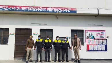 Noida guard held, delhi police arrested four guards, delhi parking dispute, viral video, Paras Tiera housing complex, indiane express news