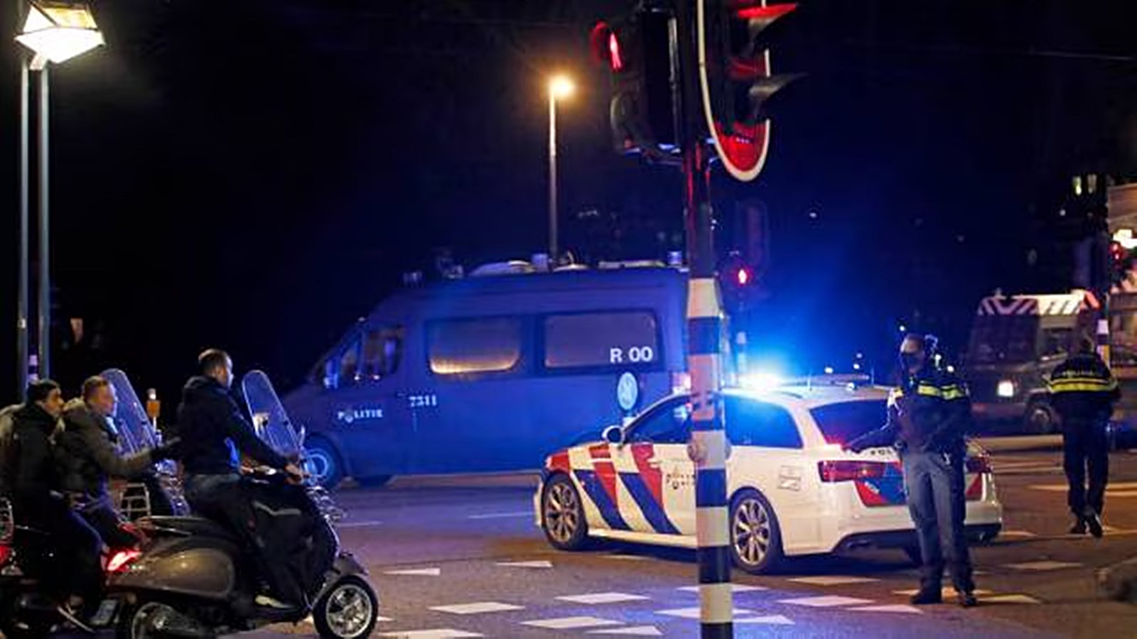 Dutch police arrest man exiting nightclub, last hostage released ...