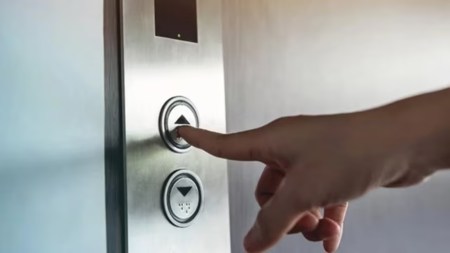 Mumbai housing society, Mumbai ousing society lifts, FIR against housing society chairaman, faulty elevator, mumbai news, indian express news