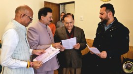 Himachal independent MLAs resign