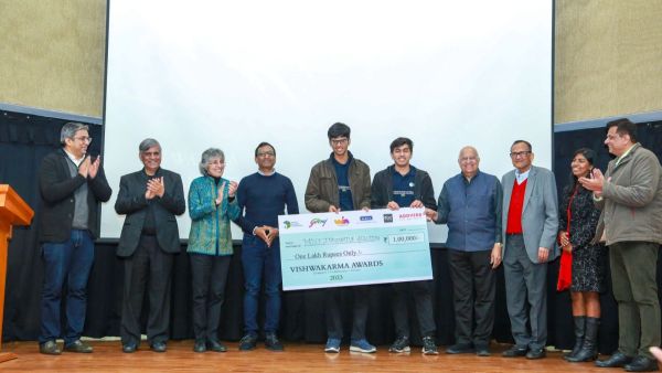 JEE Main 2024: The IIT Hyderabad BTech student while receiving the prize 