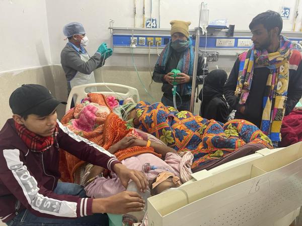 Safdarjung Hospital, Safdarjung Hospital Non-functional ventilators, delhi safdarjung hospital, Safdarjung Hospital Medicine Department, Safdarjung OPD, delhi hospital ventilator bed, Ambu bags, Safdarjung Hospital news, indian express news
