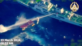 Chinese coast guard blast Philippine boat