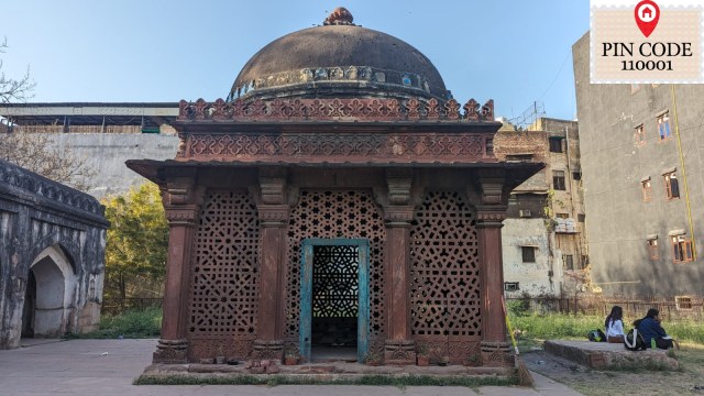 A quiet, desolate Lodhi-era shrine in South Delhi that comes alive on ...