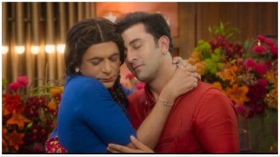 Ranbir Kapoor and Sunil Grover in a still from The Great Indian Kapil Show