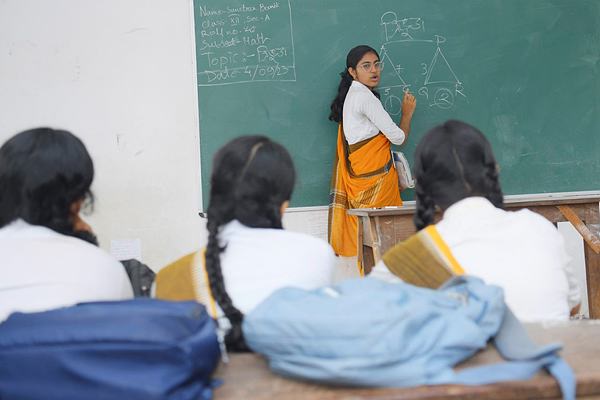 Telangana govt to recruit over 11,000 teachers; application from March 4 - Vimarsana News