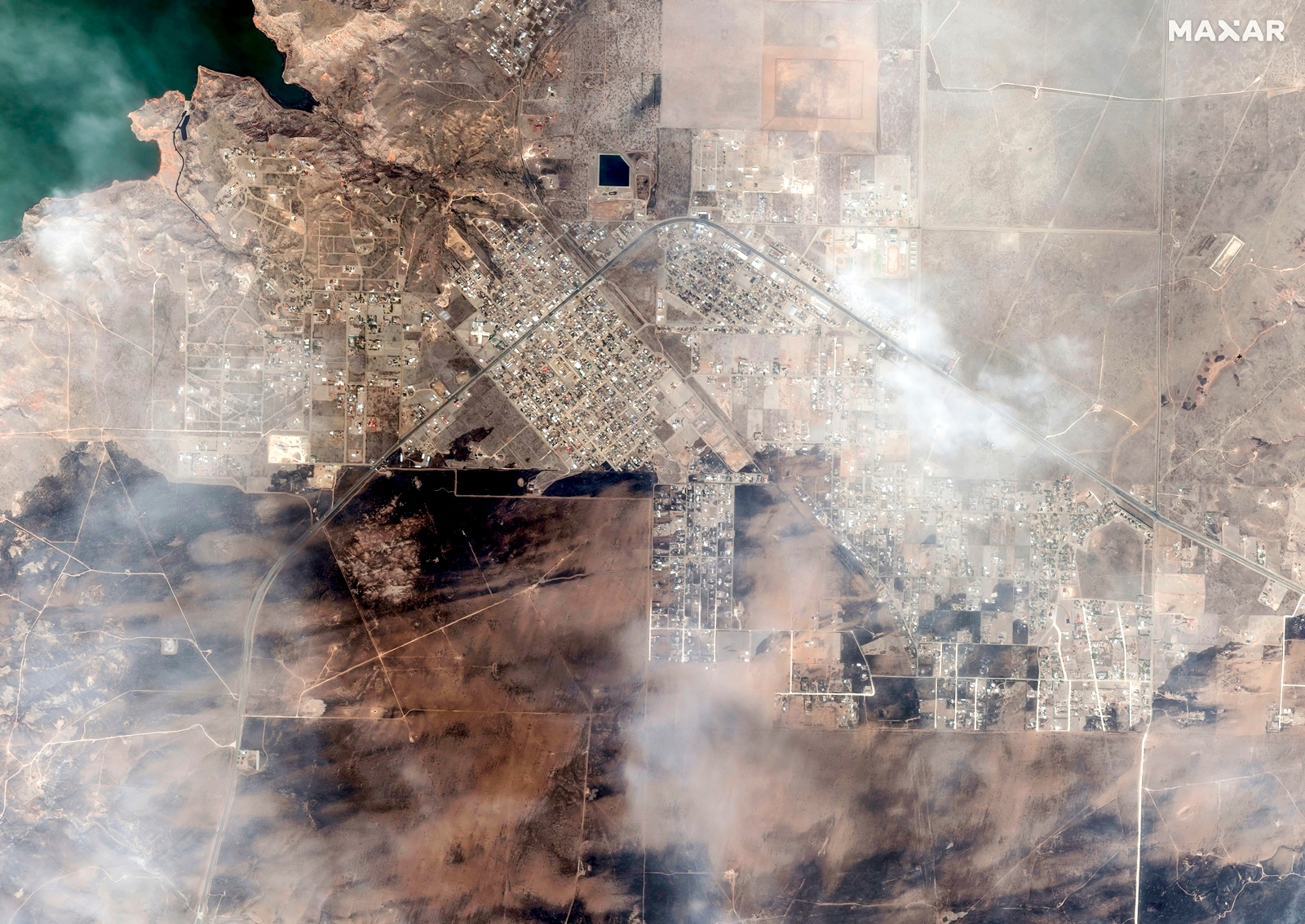 How a wildfire scorching Texas Panhandle grew to the largest in state ...