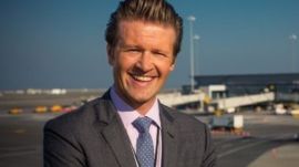 united airlines flight emergency landing