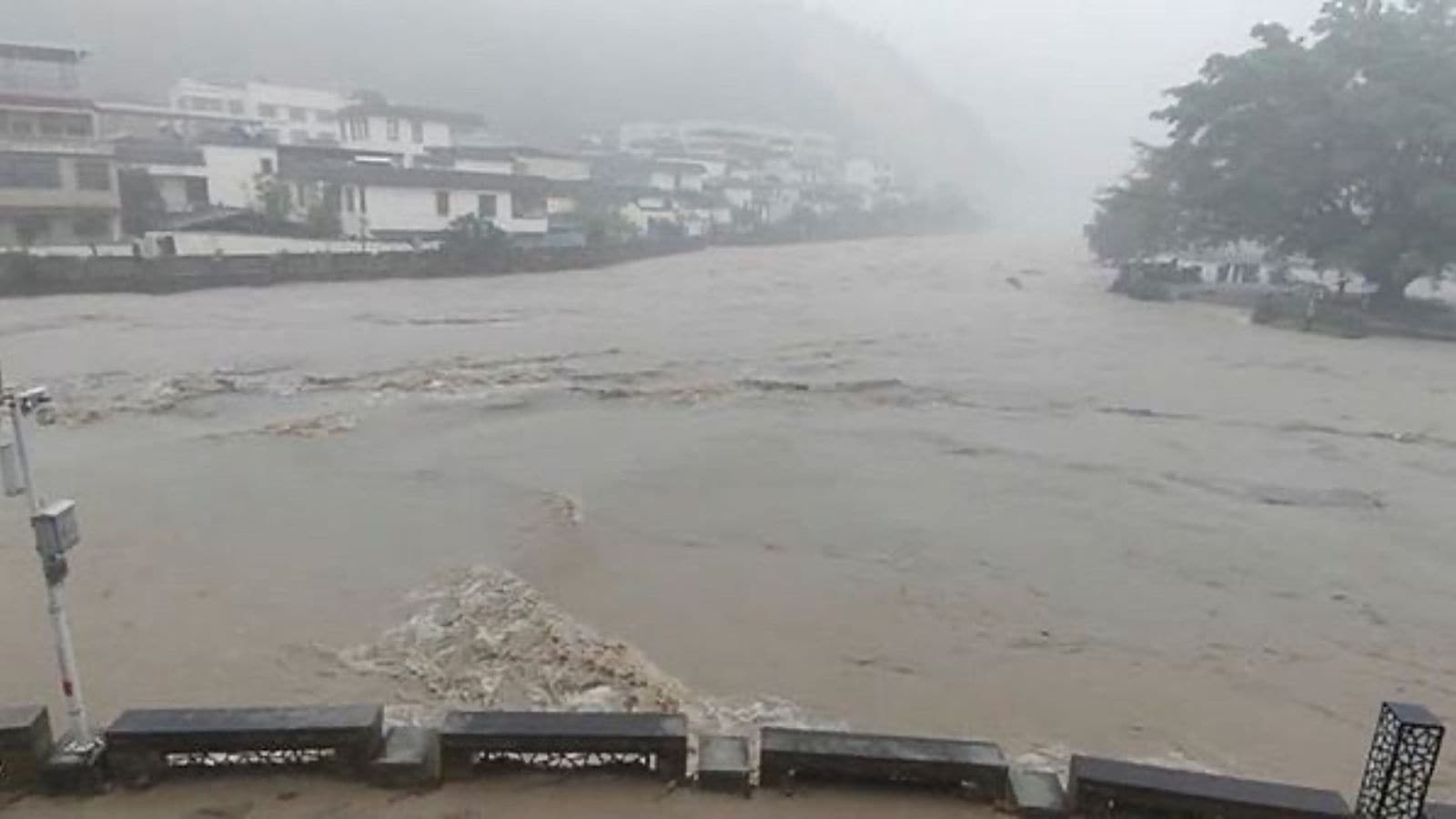 Rainstorms Devastate Southern China, Prompting Evacuations and Financial Losses