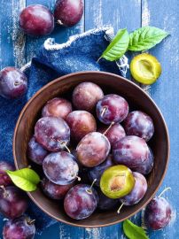 Exploring the role of plums in cholesterol management