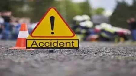 car, car mishap, Pune car accident, Pune, Pune road mishap, road mishap in Pune, Ertiga car mishap, Car hits divider in Pune,