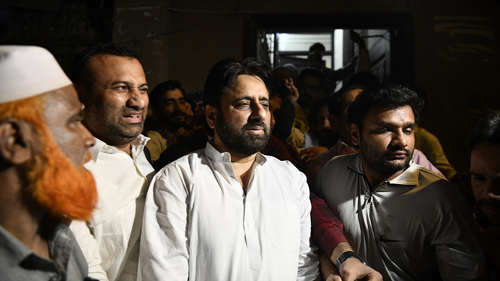 Ed Moves Delhi Court Seeking Arrest Warrant Against Aap Mla Amanatullah Khan Delhi News The 4241