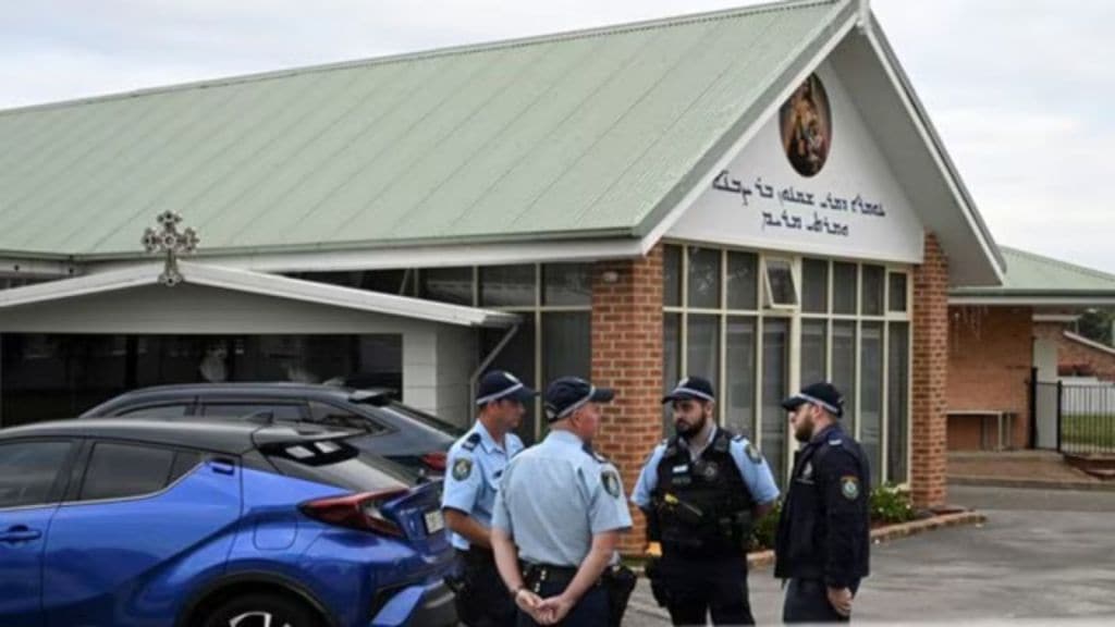 Australian police arrest 7 alleged teen extremists linked to stabbing ...