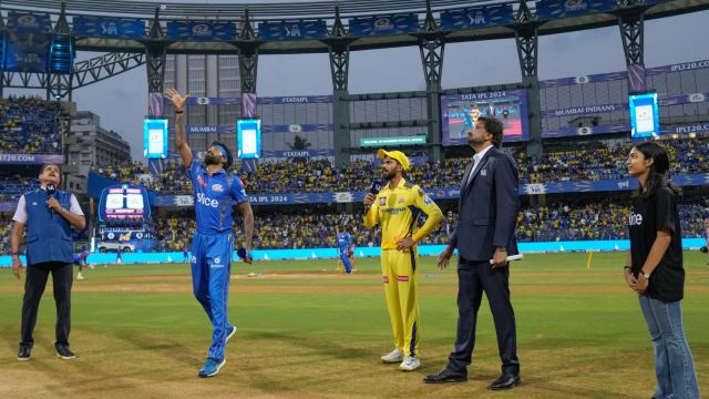 BCCI lashes down on IPL commentators