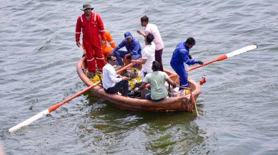 Salman Khan, Salman Khan House firing, Mumbai cops search operation, firing outside Salman Khan's house, salman khan Lawrence Bishnoi clashes, gangster Lawrence Bishnoi news, indian express news