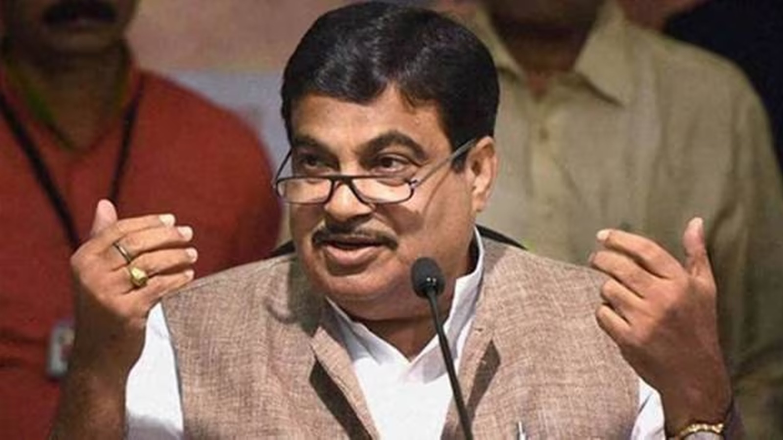Maharashtra Poll Ballotin: Complaint against Gadkari for 'violating' MCC; PM Modi, Shah in Shinde Sena's star campaigners's list | Mumbai News - Vimarsana News