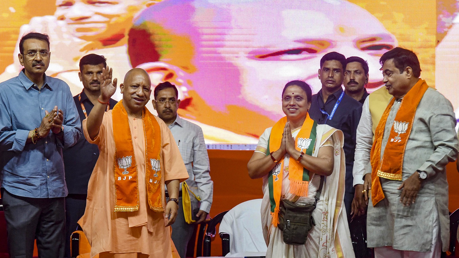 yogi adityanath in maharashtra