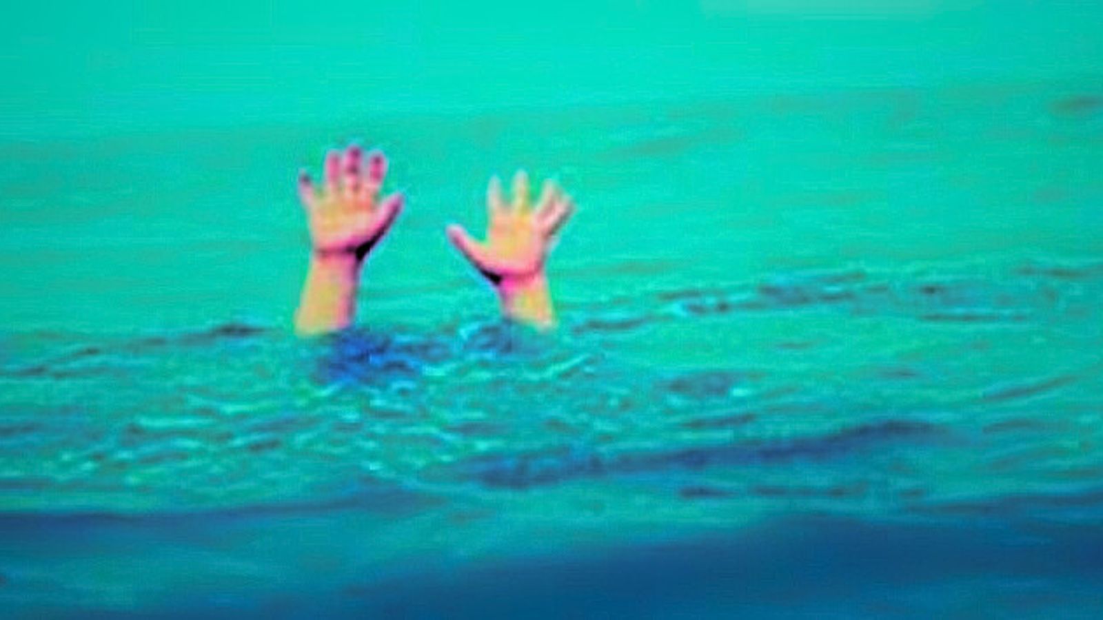 15 people celebrating Eid festival drown in boat accident in Indus ...