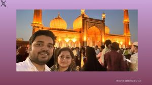 Tech influencer loses two mobile phones at Jama Masjid