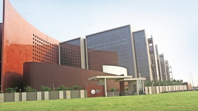 BDB SDB meet, Surat Diamond Bourse, Bharat Diamond Bourse, Jain templen in BDB premises, SDB chairman Govind Dholakia, SRK Exports, indian express news