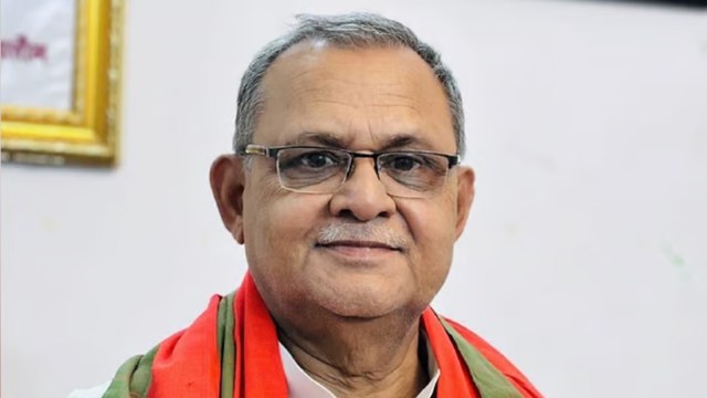 Lok Sabha Elections 2024, FIR against SP leader, Sanatan Pandey, Sanatan Pandey threat to poll officer, Sanatan Pandey threat video, Sanatan Pandey viral video, Sanatan Pandey FIR, Lok Sabha Elections polls, Indian express