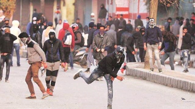 stones, stone pelting, family feud, Gurgaon family feud,