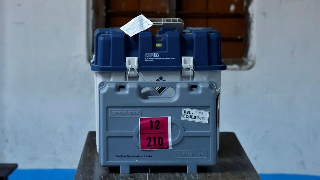 Lok Sanbha polls, bengal Voting dips, bengal voter turnout, Jalpaiguri highest turnout, Election Commission, Lok Sabha elections, LS polls 1st phase polling, indian express news