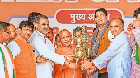 Yogi calls SP, Cong ‘jaati ke saudagar’ amid Opp’s demand for caste census