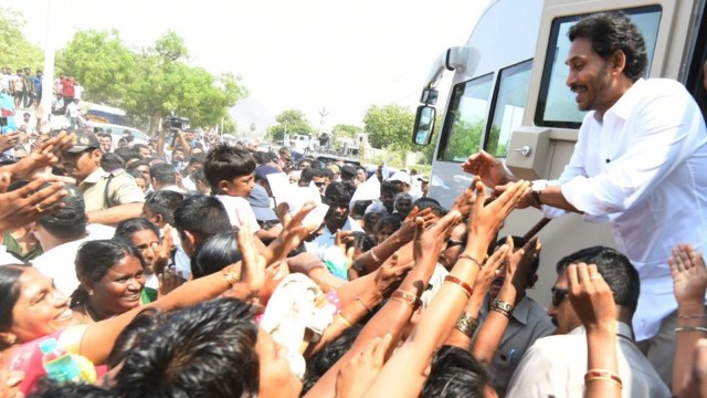 Injured in Vijayawada, Jagan halts campaign yatra for a day; FIR filed ...