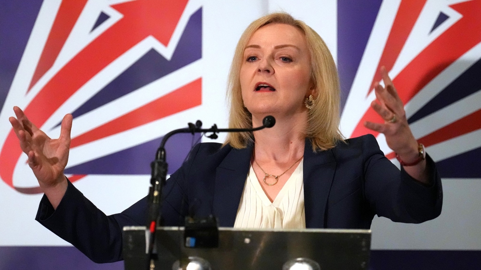 Former UK leader Liz Truss backs Trump, blames others for her ouster ...