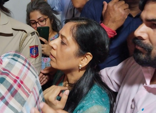 Arvind Kejriwal, Kejriwal entered Tihar jail complex, kejriwal undertrial prisoner, Tihar undertrial prisoner, kejriwal regular visitors, kejriwal sugar check in jail, indian express news