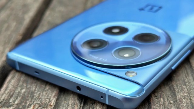 OnePlus AI is here starting with a new eraser tool | Technology News ...