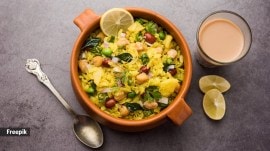 poha, lemon