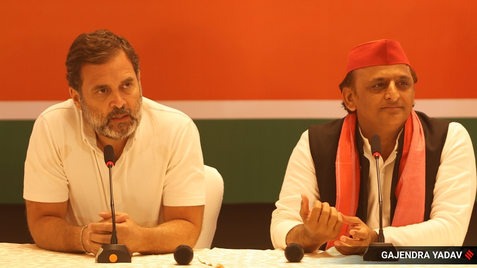 Congress leader Rahul Gandhi and SP chief Akhilesh Yadav