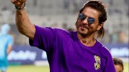 IPL 2024 Shah Rukh Khan Collects Fallen KKR Flags Post Match Against 