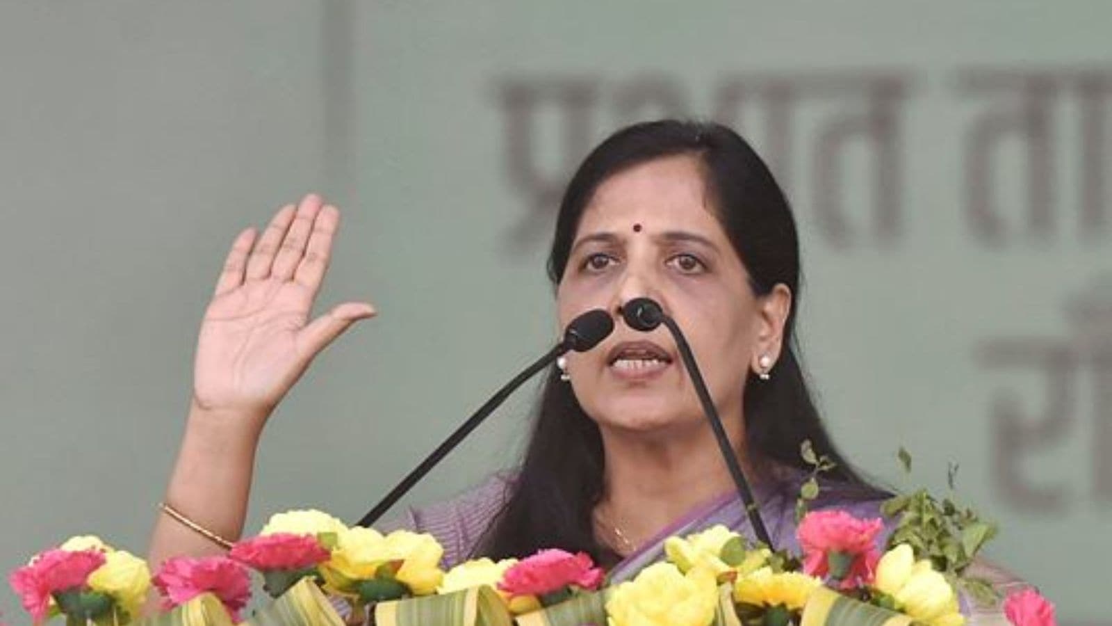 CM Kejriwal arrest: AAP, BJP in war of words, his wife Sunita calls it ...