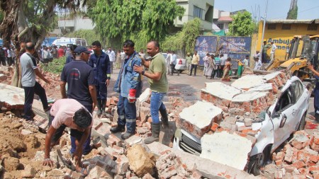 Ahmedabad wall collapse, Ahmedabad wall collapse death, Western Railway, ahmedabad news, gujarat news, indian express news